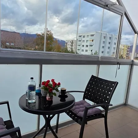 V Sirsom Centre Martina Sever Lägenhet *