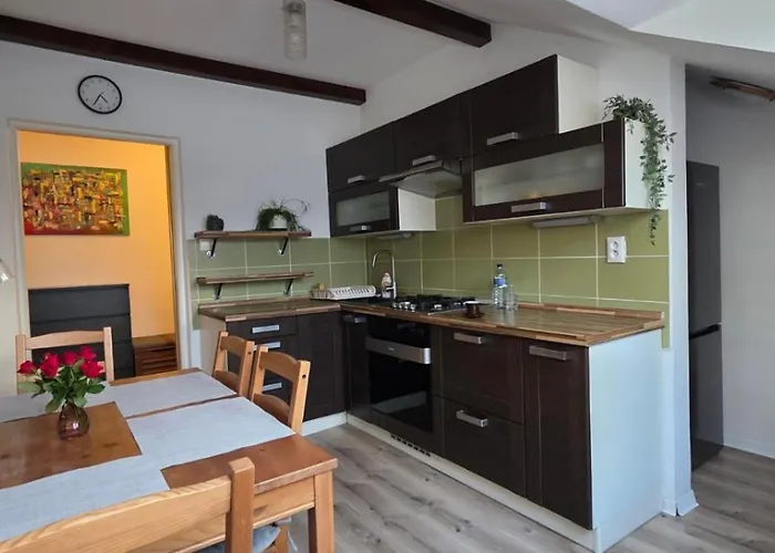 V Sirsom Centre Martina Sever